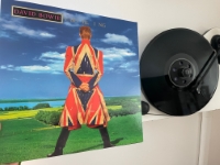 David Bowie – Eart hl i ng